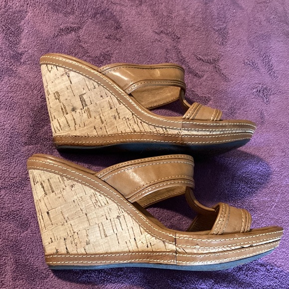 Sofft brand ✨like new✨ leather upper & insole with cork wedge heel. 6-1/2W - Picture 3 of 8